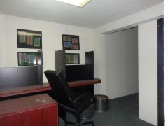 {"esp":"vista de la alberca"}