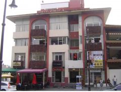 {"esp":"Fachada posterior"}