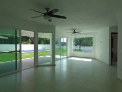 {"esp":"SALA","ing":""}